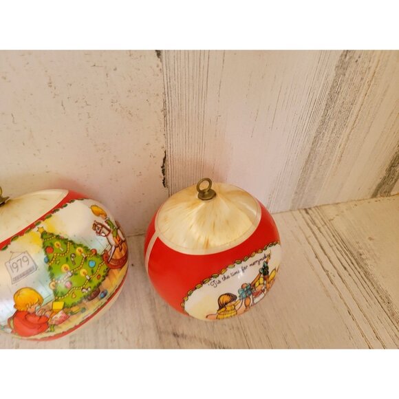 Vintage Hallmark satin Ball Xmas scenic ornament set - Picture 5 of 8